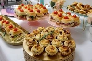 mini hamburgers and salty tartlets for your event